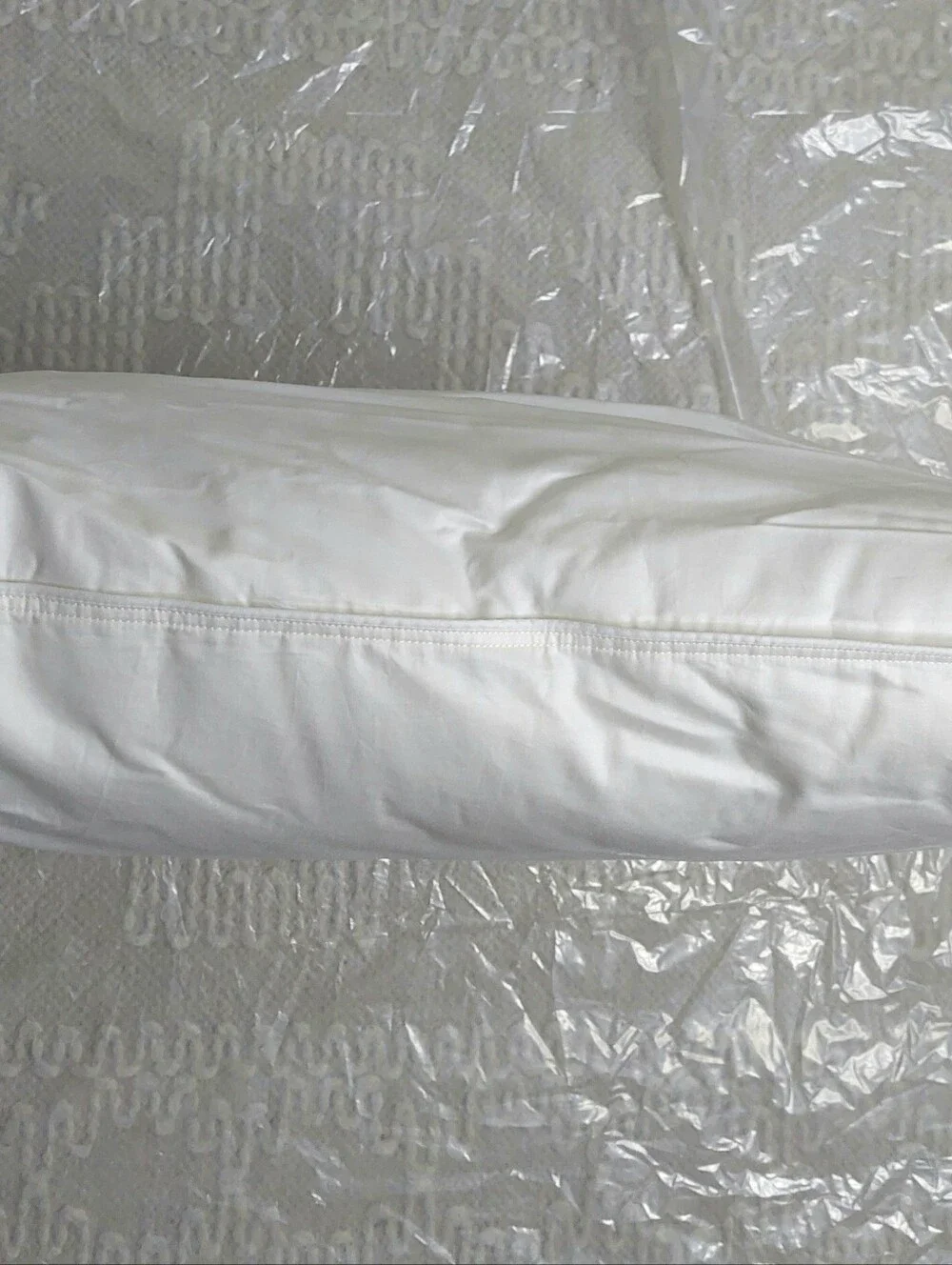 NWOT- Quince Standard White Duck Down Premium Pillow (Soft/ Medium)(P61)
